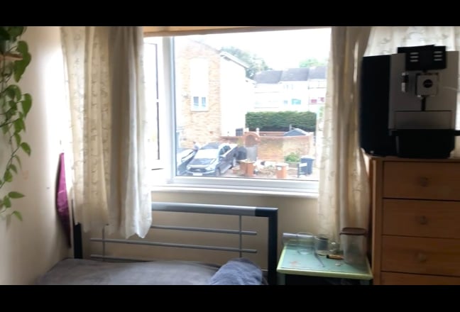 All inclusive single room in friendly house share Main Photo