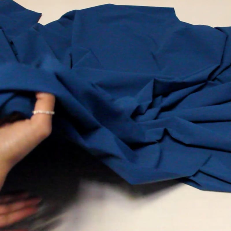 Vidéo: Tissu maillot de bain - Bleu pétrole Vidéo: Tissu maillot de bain - Bleu pétrole