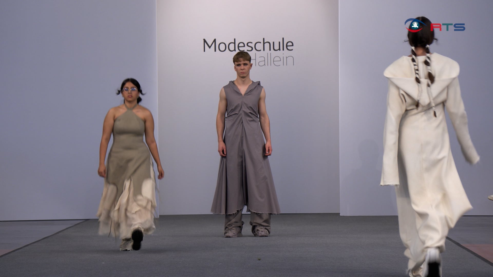 catwalk-am-airport-modeschule-hallein-zeigt-final-collections