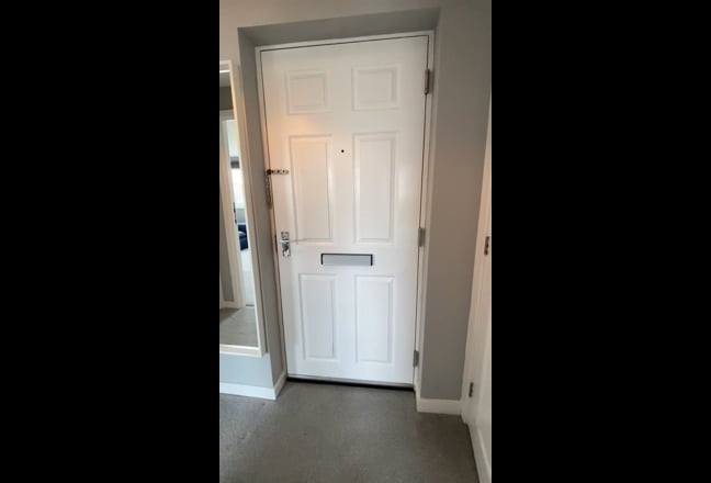 1 bed flat near Ocean Village Main Photo
