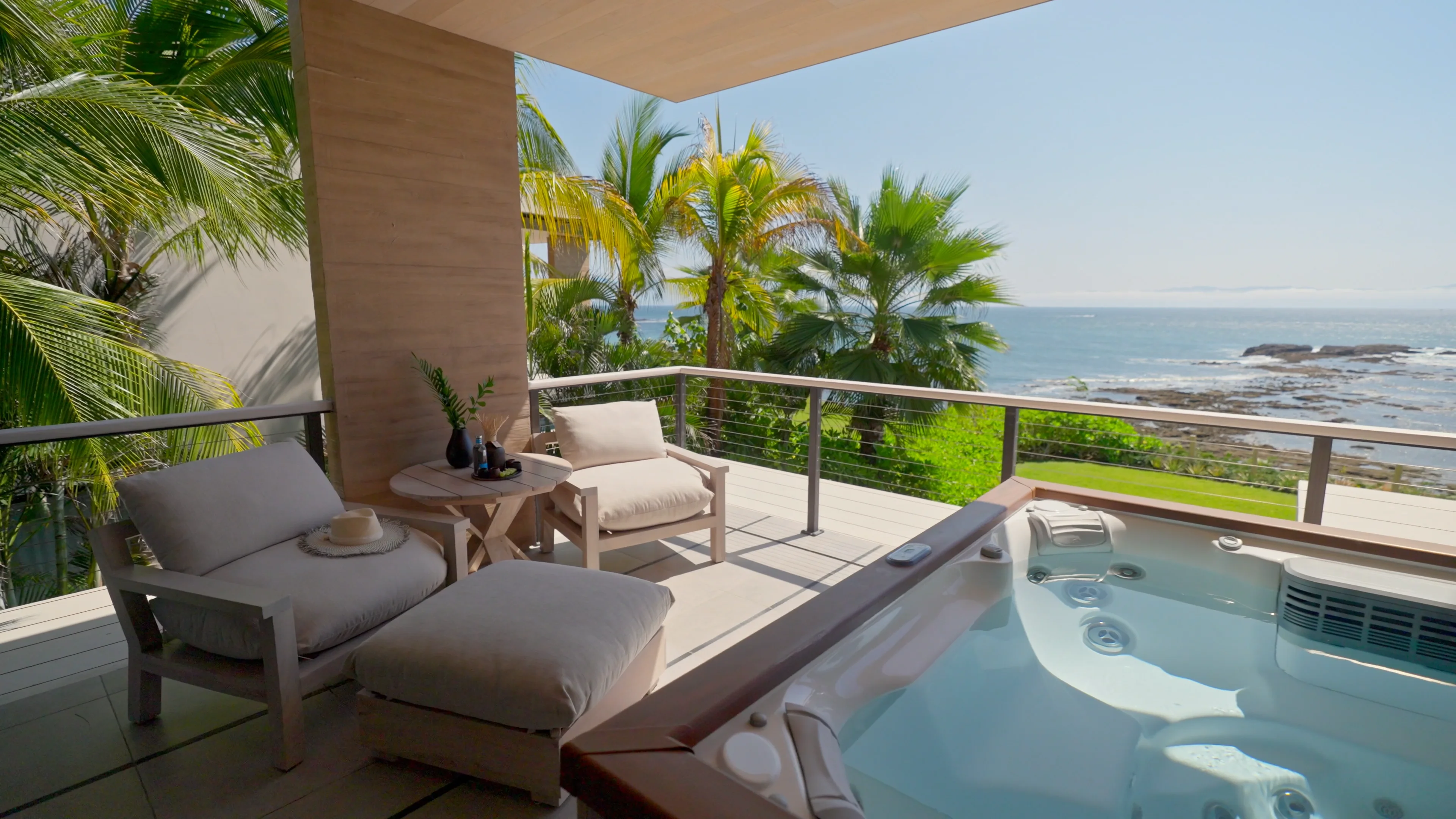 Four Bedroom Oceanfront Cliffside Residence with Hot Tub