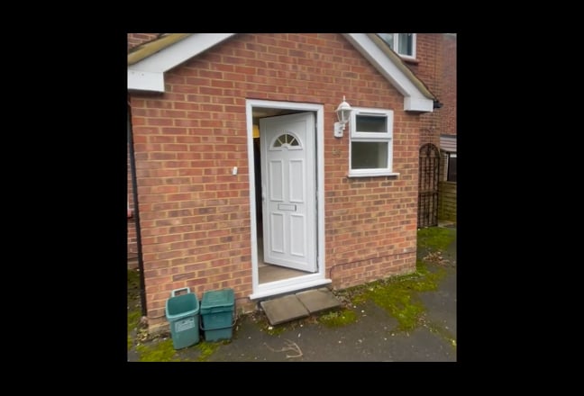 Photo 1: undefined