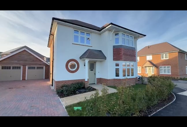 Available now! New luxury ensuite all inc WARWICK  Main Photo