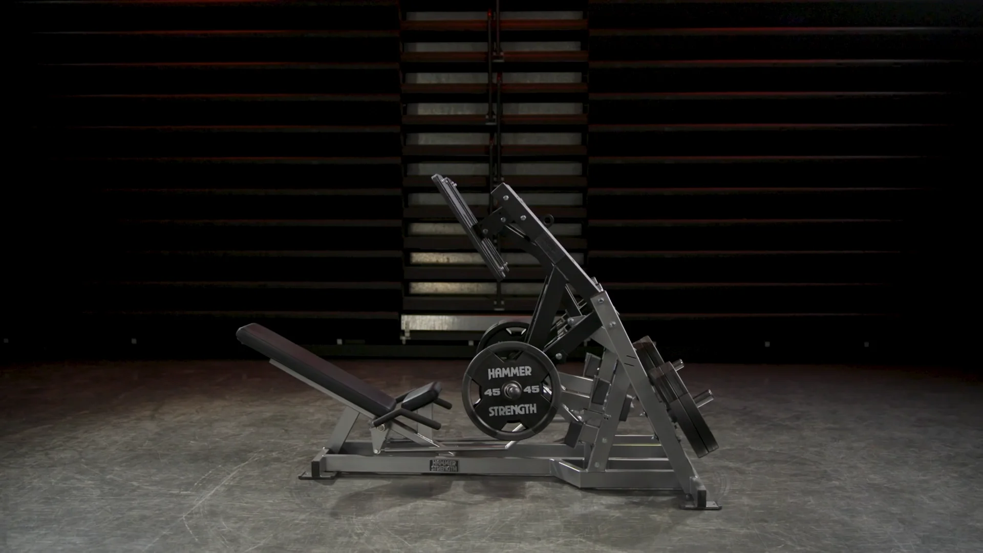 Plate Loaded Super Squat Press | Hammer Strength