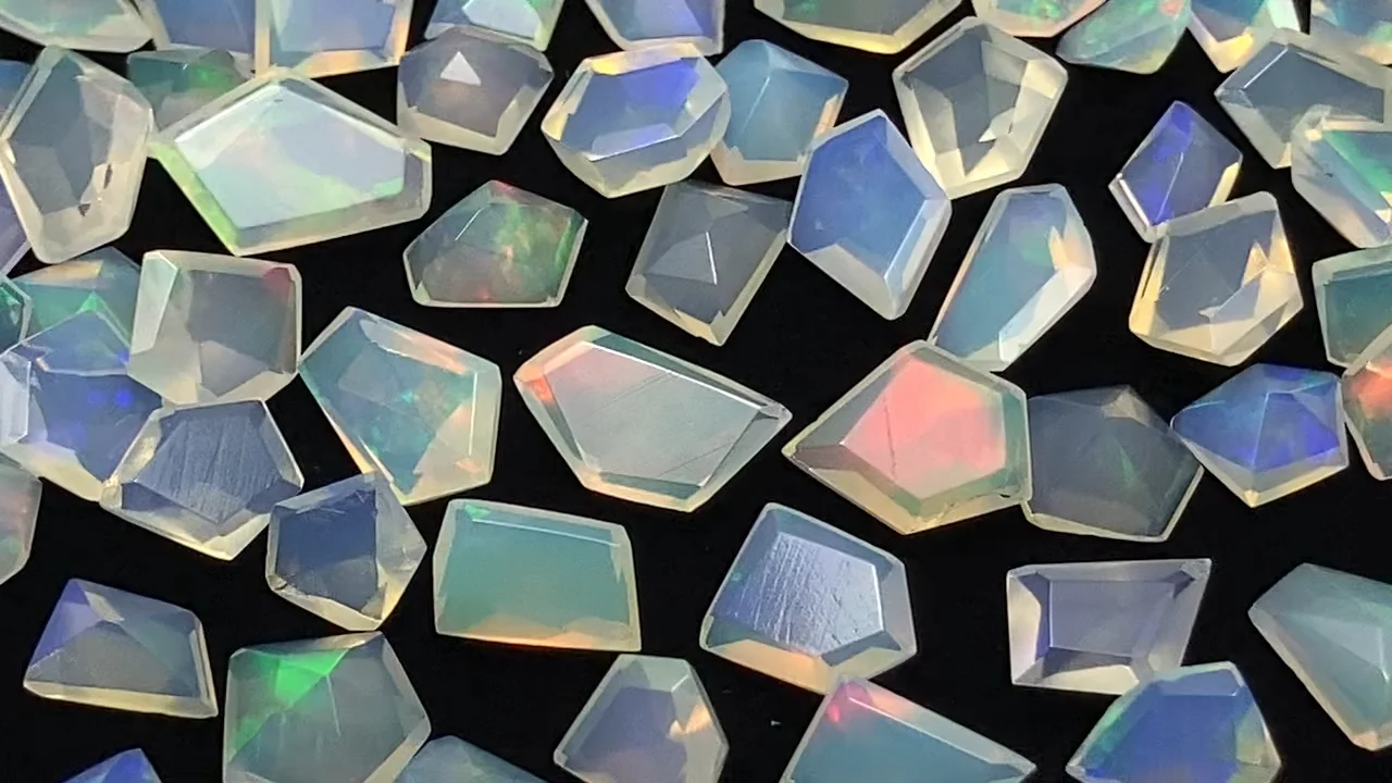 動画】宝石質エチオピア産オパールAAA- ルース ファンシーシェイプ