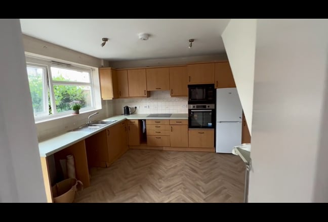 2 Double Sized Rooms Available from 20 June 2025 Main Photo