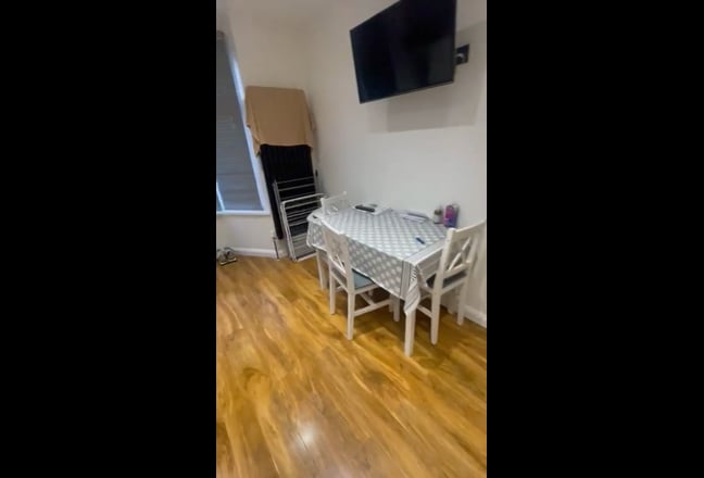 1 Bed Flat - All bills included! Main Photo