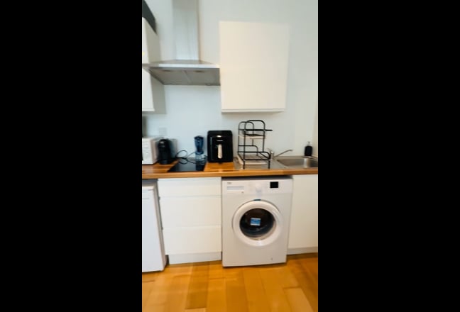 A cosy self contained private studio flat  Main Photo