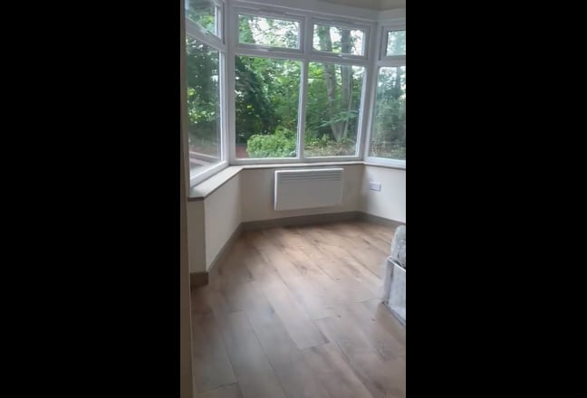 Great House Near to the Station Main Photo