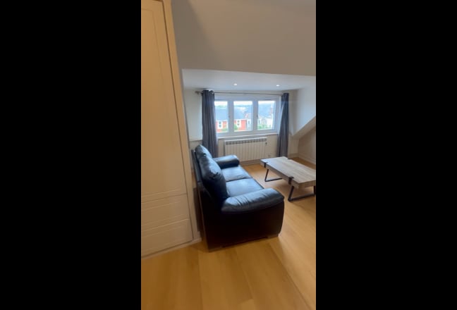 Spacious Luxury Studio  Newmarket high street  Main Photo