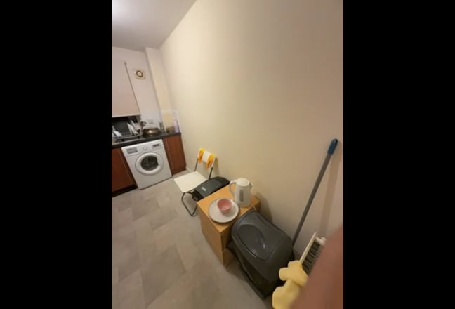 1 Room rent in 2 bed room flat Main Photo