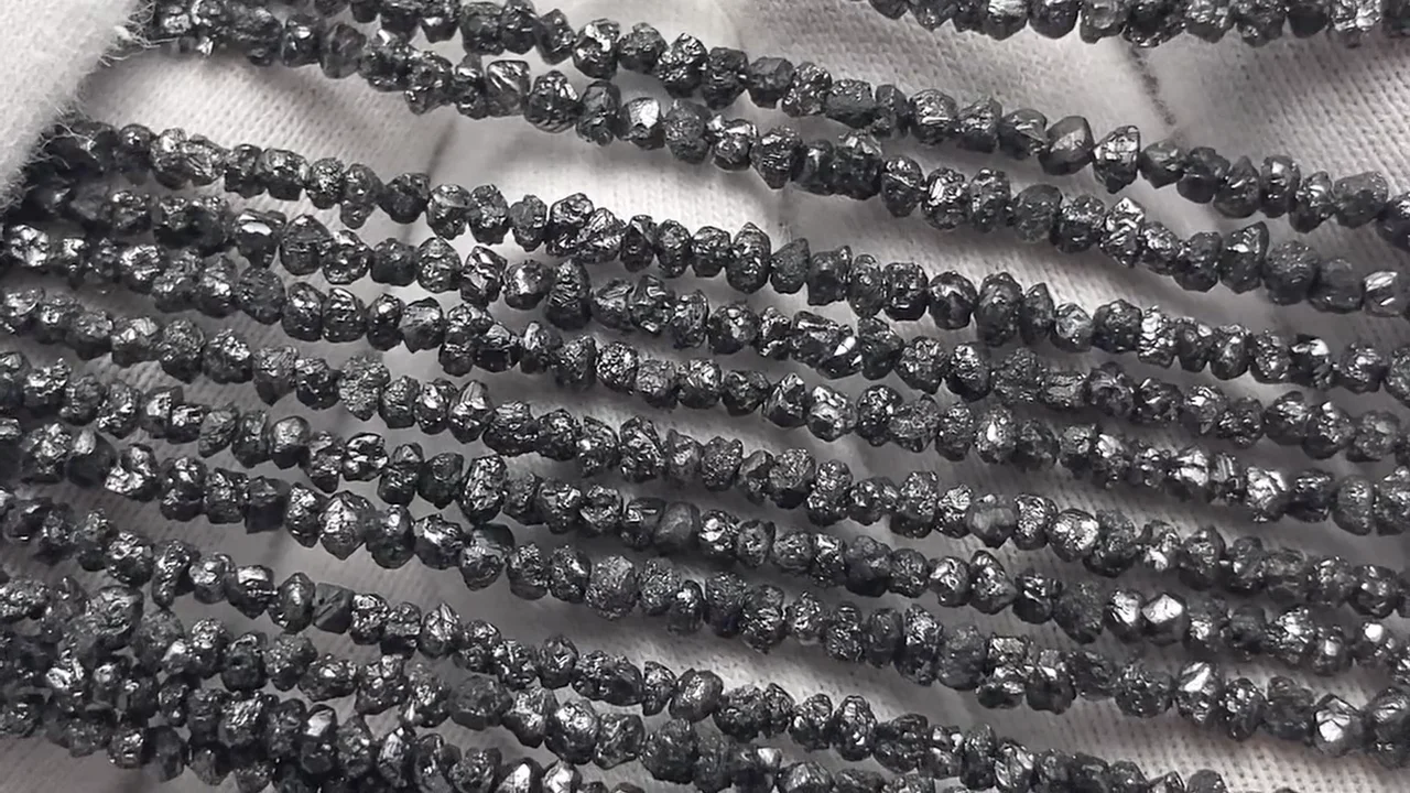 ブラックダイヤモンド チップ 半連/1連｜天然石ビーズ・ルース