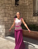Vidéo: Robe longue imprimée avec volants en mousseline de soie Vidéo: Robe longue imprimée avec volants en mousseline de soie