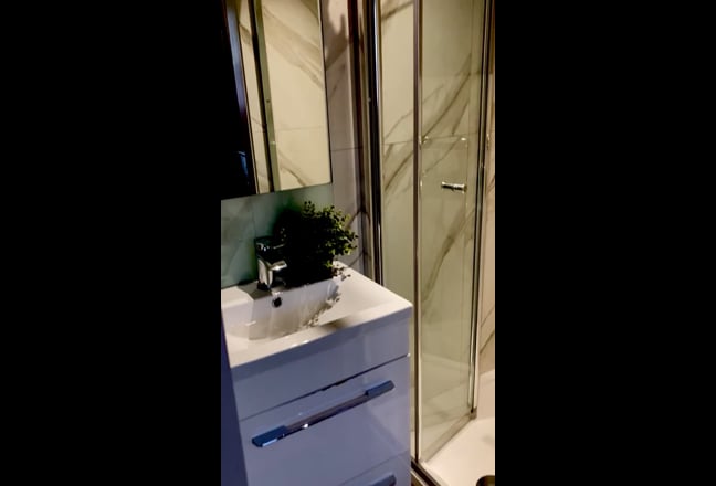 🍉 Cosy Ensuite Room | 4 Bed Flat East Putney Main Photo