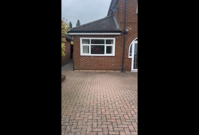 One bed self contained annex flat - NO Bills  Main Photo