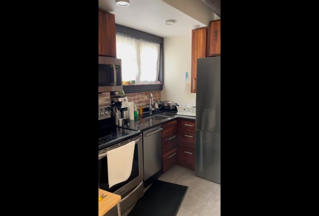 Penthouse - Furnished - Manhattan Views + Roof Dec Main Photo