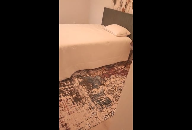 Spacious one bedroom Main Photo