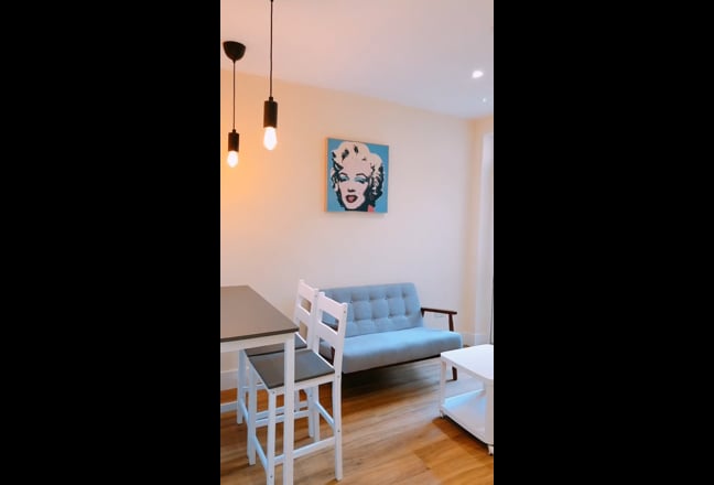 ***Incredibly Awesome En-Suite Double Room*** Main Photo