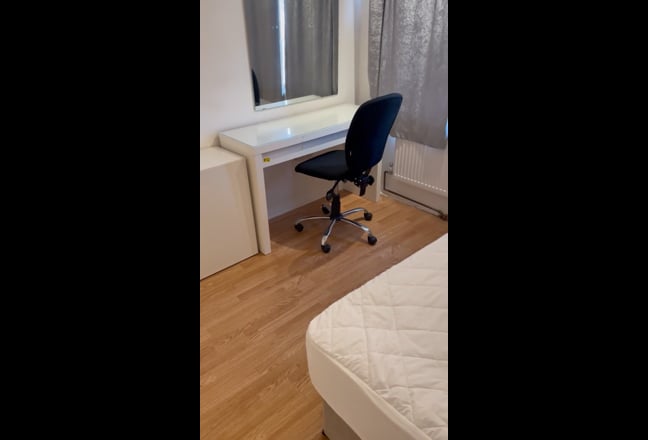 Photo 1: undefined