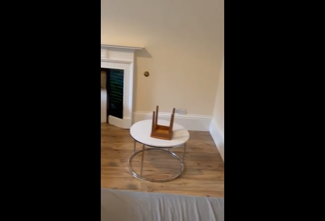 Single Room Main Photo