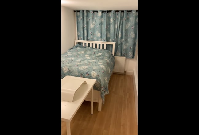 Double Room in Barnet: Available Now Main Photo