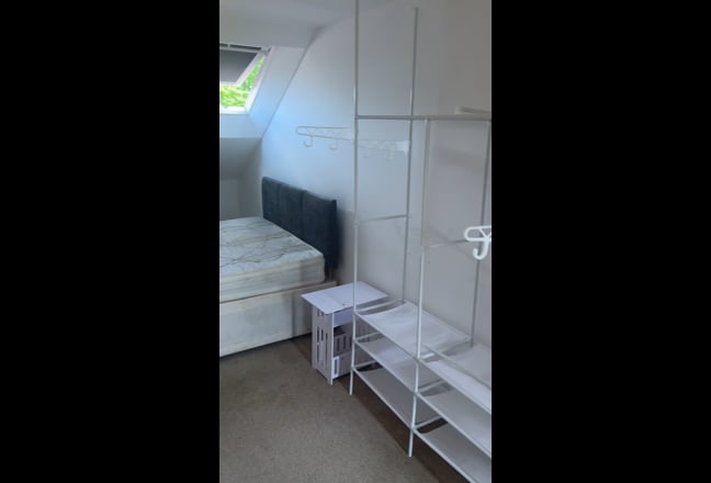 Double Room to Let Main Photo
