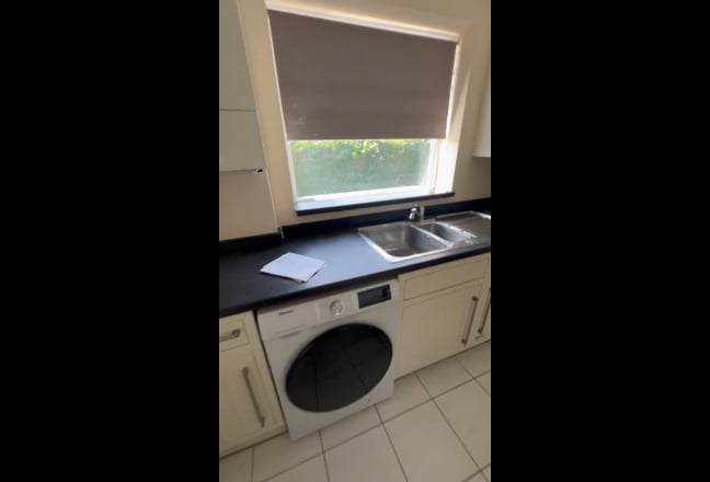 Spacious rooms to let Main Photo