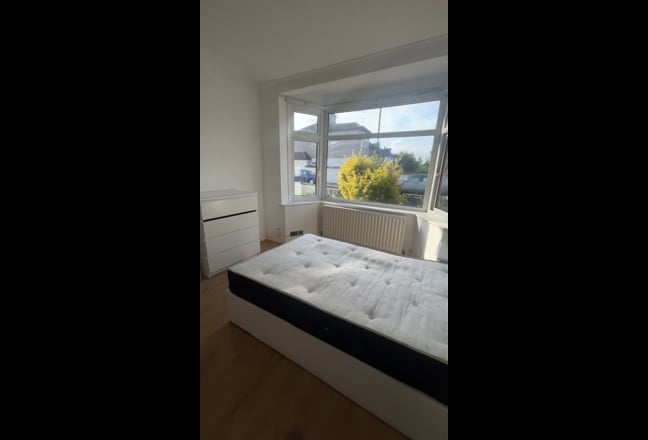 Bright Double Ensuite in Abbey Wood Main Photo