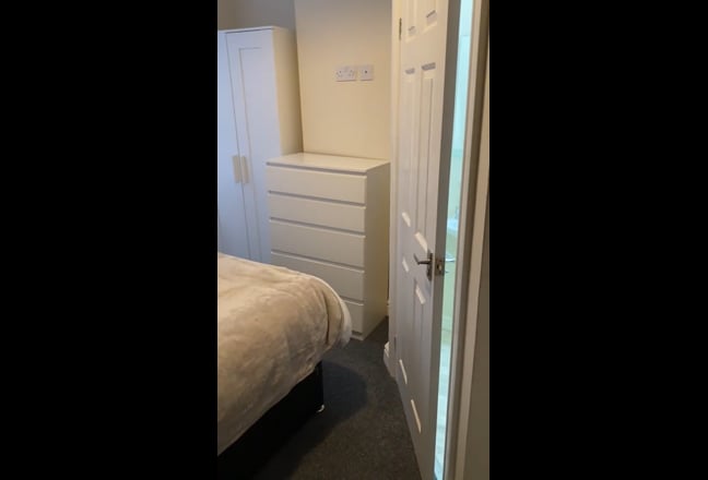 Ensuite Room & Offsuite Room Available in HU3 Main Photo