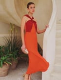 Vidéo: Robe midi marron et orange avec encolure licou Vidéo: Robe midi marron et orange avec encolure licou