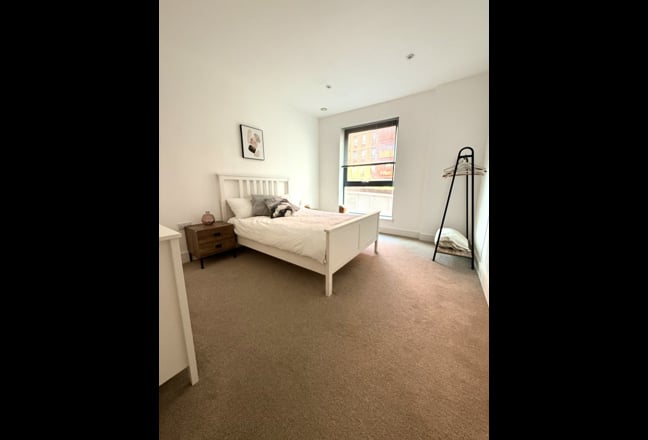 Room in Modern East London flat - No deposit! Main Photo