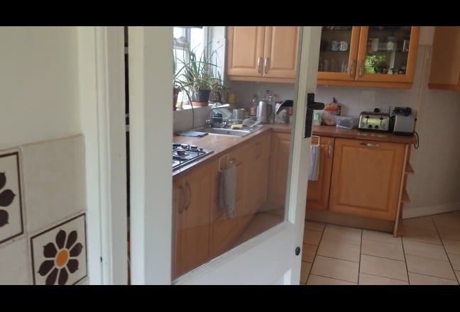 Two rooms (one person) in large house  Main Photo