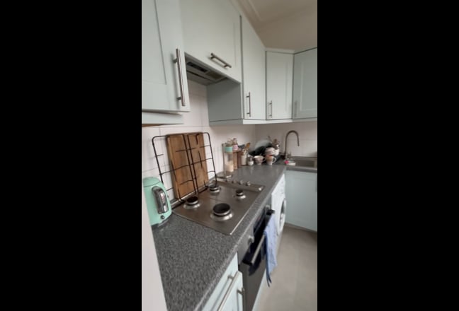 Cozy Double Bedroom in West Kensington Main Photo