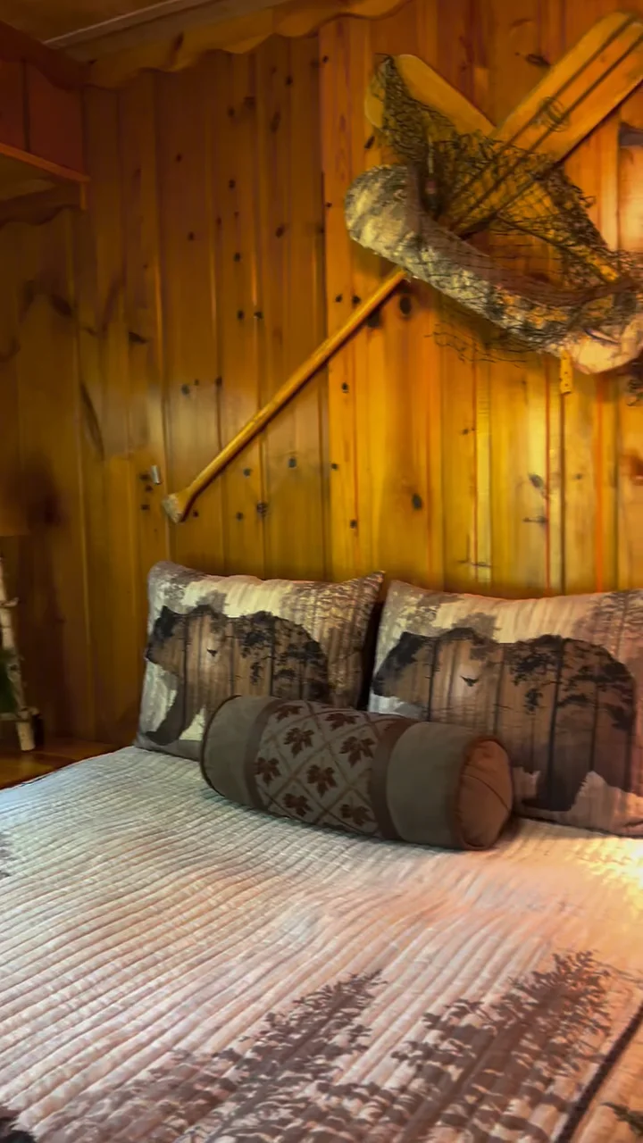Moose Climb Table Lamp | Black Forest Decor