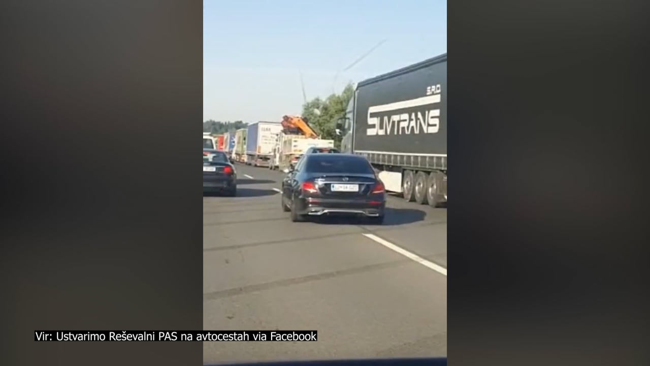 Voznik se je požvižgal na reševalni pas in zakon!