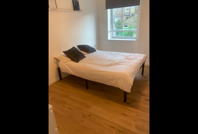 Furnished Double Room Islington Main Photo
