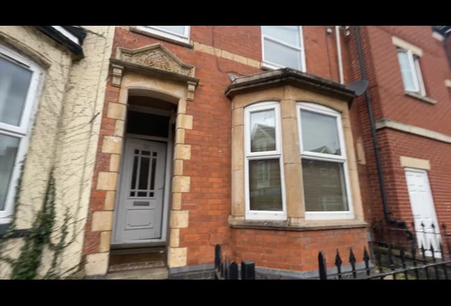 Large Double room Wellington Street  Main Photo