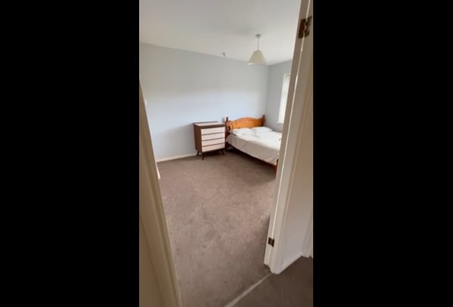 Spacious Double room– Fully Furnished Main Photo