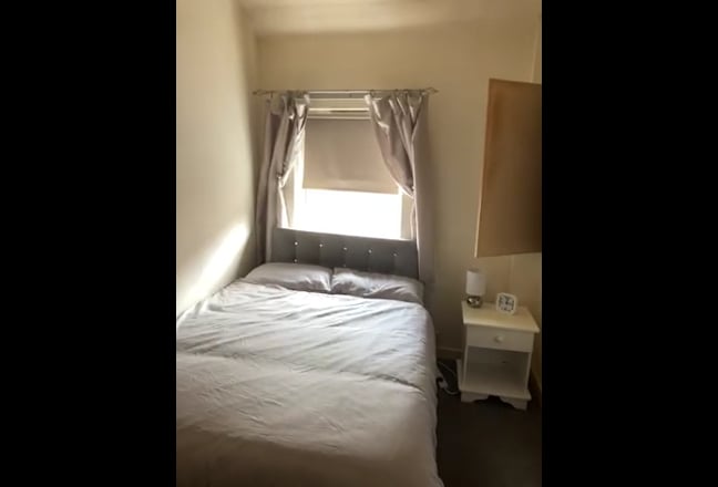 Small double bedroom Main Photo