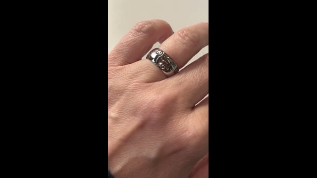Gucci Icon 8mm Engraved Ring in 18k White Gold – Filigree Jewelers