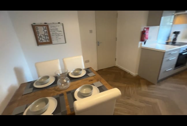 2x big Rooms by Alex Hospital. Bills included!  Main Photo