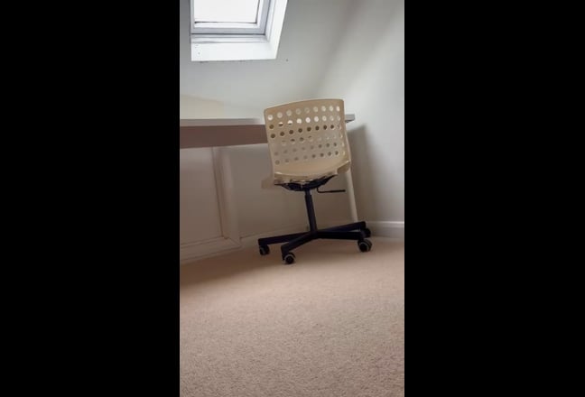 Double Room With Amazing Loft Space SW17!  Main Photo