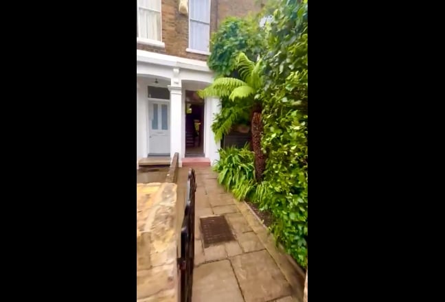 Architect’s Room with Garden near London Fields Main Photo
