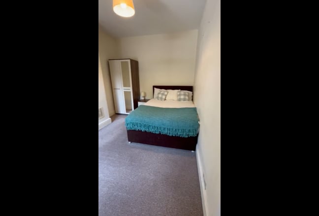 Fully Furnished Double Room - All Bills Included Main Photo