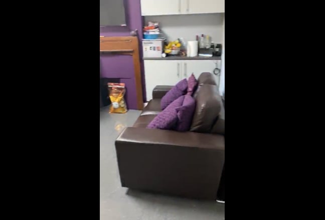 A Modern Double Room in Slough Main Photo