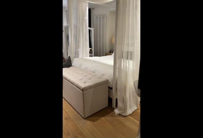 Elegant XL Ensuite Room in Stylish Flat Main Photo