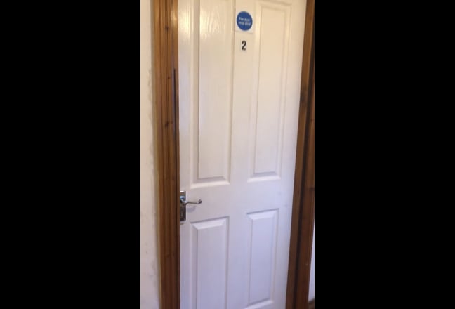 Large On-suite  Double room to rent for £800. PM Main Photo