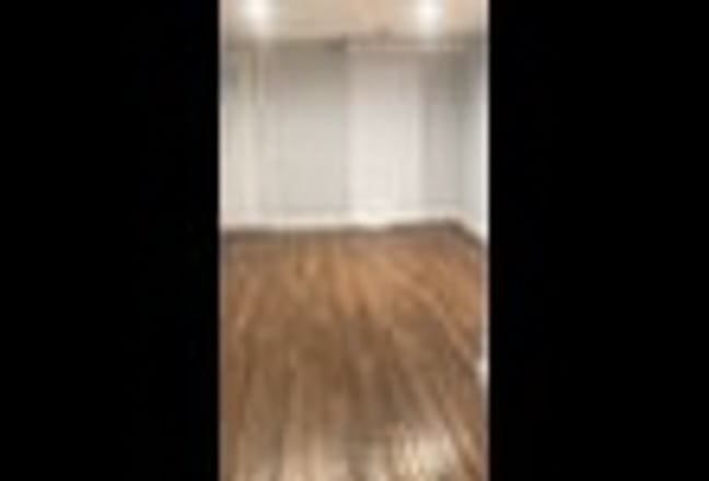 Large bedroom w/ private bathroom Main Photo