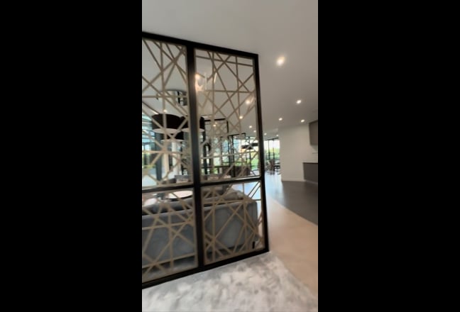 Large double, modern, big balcony, 24/7 safety Main Photo