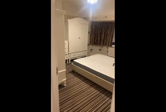 Double room available Birmingham Airport  Main Photo